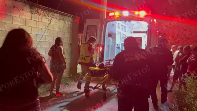 Motociclista resulta herida en Bécal; familiares retiran la moto antes del peritaje