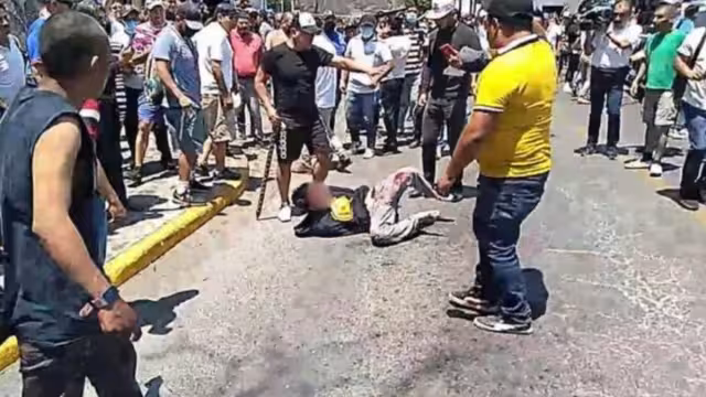 A pesar de la presencia de autoridades municipales, de la Guardia Nacional y del Ejército mexicano, los sospechosos del asesinato de la niña Camila, fueron sacados a la fuerza de su domicilio