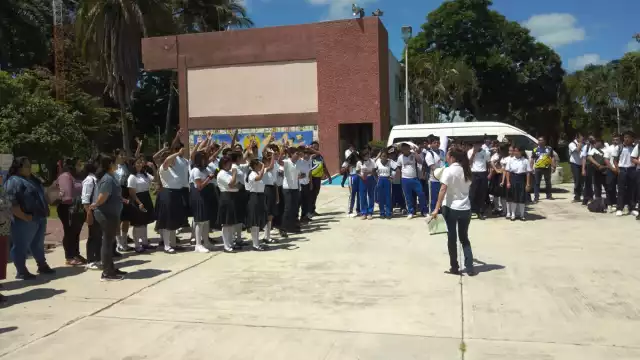 Personal de Protección Civil ofrecieron pláticas para estudiantes de bachillerato