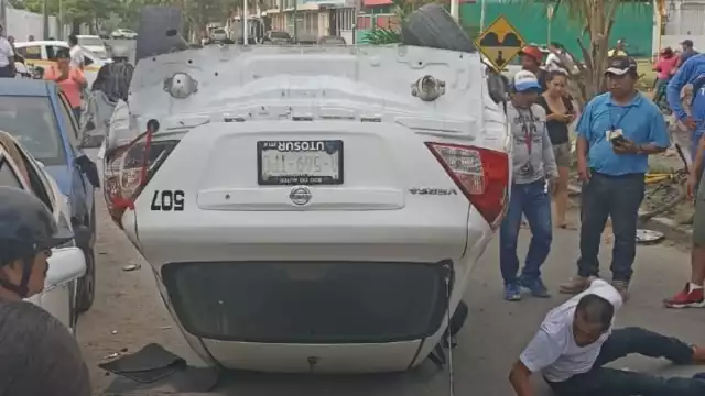 El taxista resultó ileso del accidente en Chetumal
