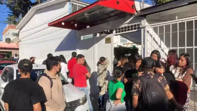 Hay más de 100 estudiantes afectados tras el cierre de la escuela