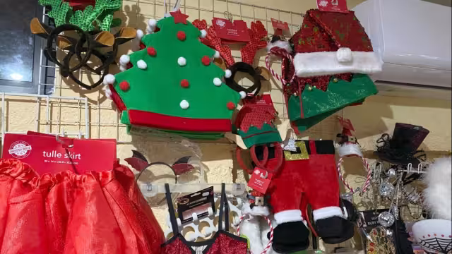 Las calles del centro de la ciudad se encuentran a reventar por las compras decembrinas