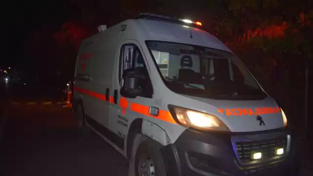 El hombre se impactó contra una camioneta estacionada y fue donde perdió el dedo