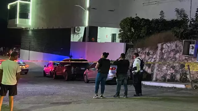 En el lugar, una camioneta resultó con seis impactos de bala