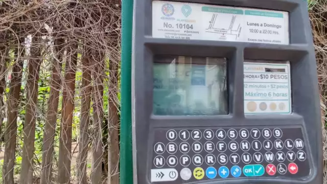 Las máquinas no están programadas para rechazar el dinero o devolverlo durante fechas especiales, por lo que la gente que depositó, perdió su dinero.