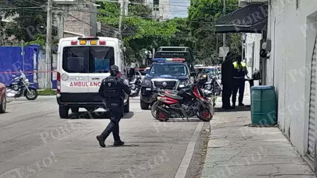 Arribaron los paramédicos del cuerpo bomberos para atender al herido
