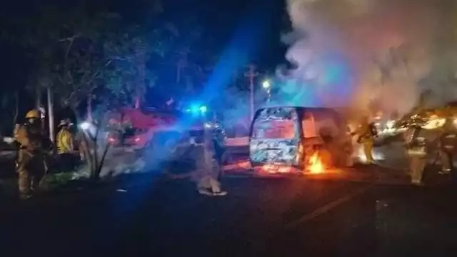 El incendio ocurrió en una Van en la Glorieta del Mestizaje