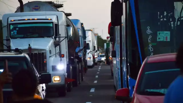 Durante el 19 de junio la protesta en la Carretera Federal causó afectaciones a cientos de vehículos