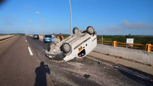 El accidente resultó en pérdida total de la camioneta