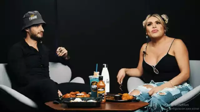 Wendy y Adrián Marcelo en plena entrevista. Foto: Especial