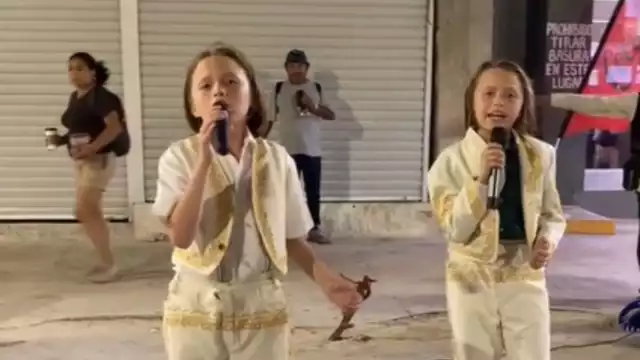 Ellos son Los Gemelos de Oro, quienes interpretaron los temas de Luis Miguel en Progreso