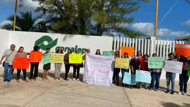 Los profesores expresan su malestar ante el incumplimiento del pago del retroactivo por parte de las autoridades federales