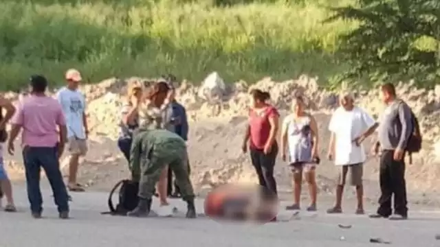 Hay dos versiones del accidente en donde perdió la vida el motociclista