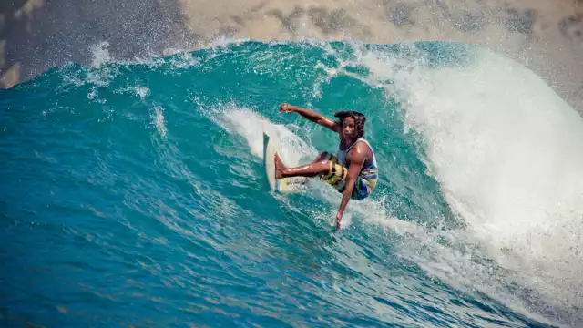 Estas son las mejores playas para disfrutar este fin de semana en una tabla de surf. Foto: Especial