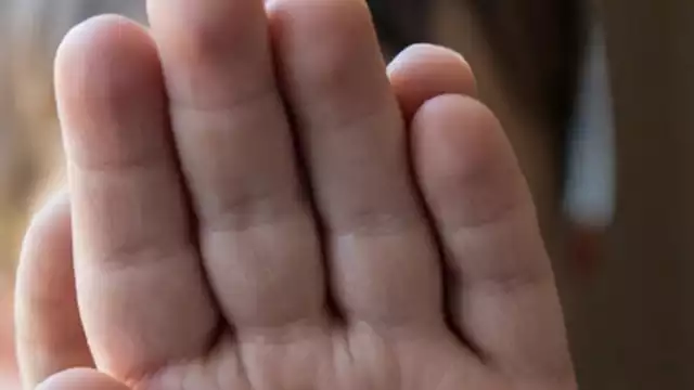 En Inglaterra un menor muere al ser brutalmente golpeado por su madre y novia