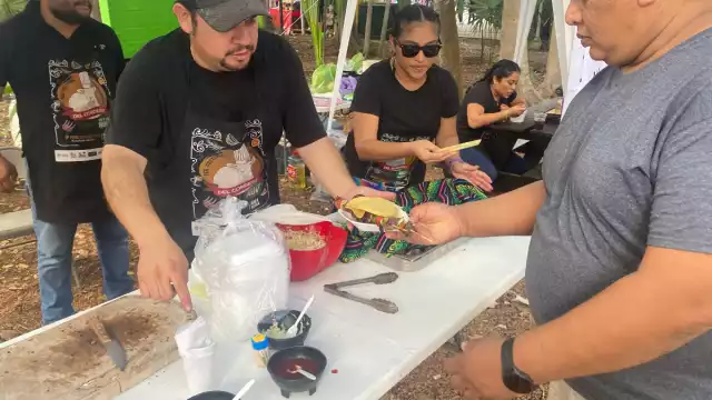 La presencia de emprendedores y negocios locales resalta en las naves estatales y municipal