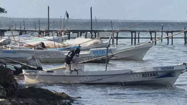 El puerto de Champotón permanece cerrado a la navegación ribereña por el evento de “norte” derivado del Frente Frío 16.