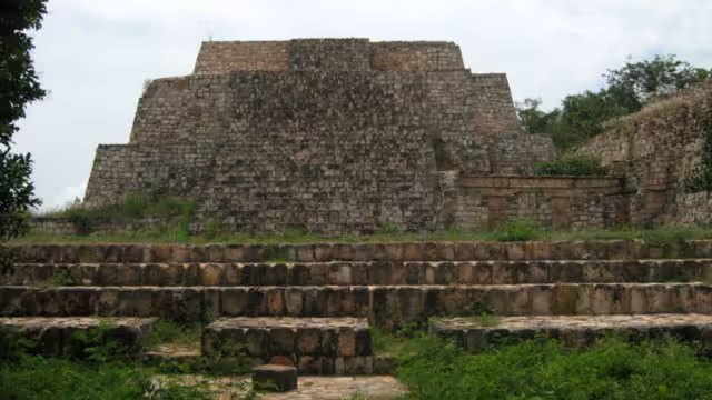 La mujer fue trasladada al IMSS de Maxcanú