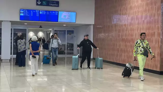 El primer vuelo adelantado se trata del Aeroméxico 824 desde la capital del país