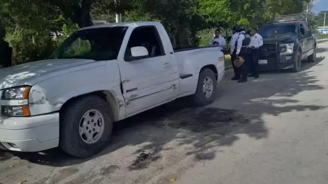 El que iba en la camioneta logró salir para darse a la fuga
