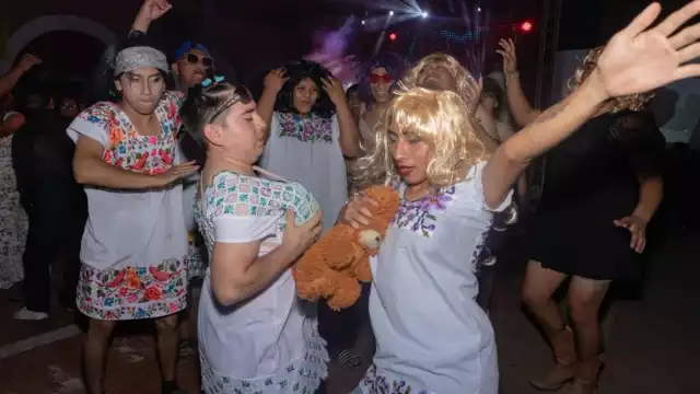 Entre aplausos, gritos y porras, los espectadores demostraron su entusiasmo por los X’toles