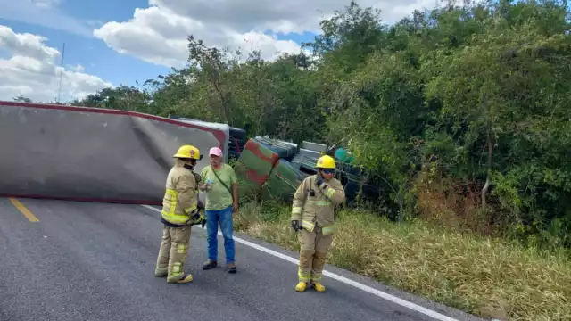 el tramo Ideal a Nuevo Xcan, registra un accidente más, causadas por las condiciones inseguras de la vía de rodamiento