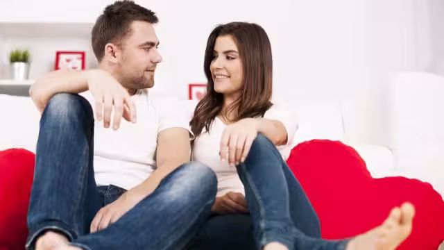 La influencia de las instituciones religiosas en el concepto de matrimonio ha disminuido notablemente, junto con las nociones tradicionales de amor y sacrificio