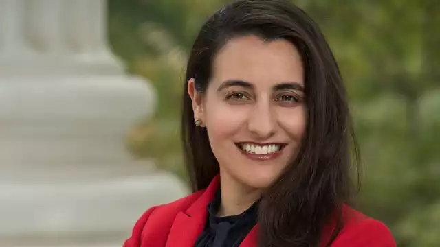 La senadora Monique Limon representa el Distrito 21, que abarca los condados de Santa Bárbara, San Luis Obispo y Ventura