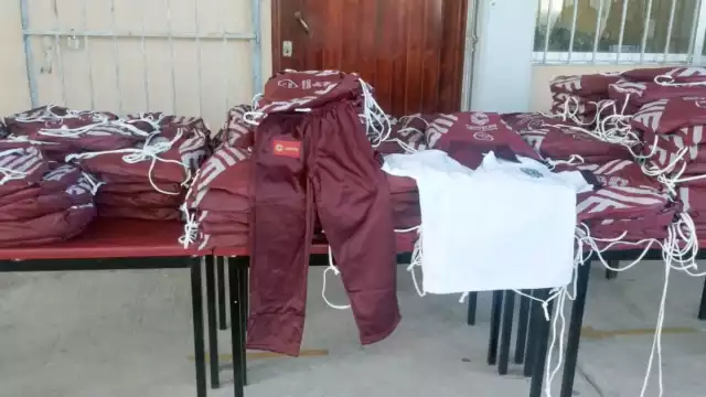 La Secretaría del Bienestar primero empezará a entregar los uniformes a los niños de escasos recursos