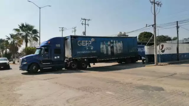 El chofer y su unidad fueron resguardados para evitar ser multados