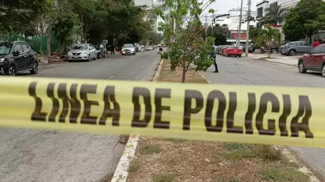 Minutos más tarde llegaron paramédicos de la Cruz Roja quienes luego de brindarle los primeros auxilios, trasladaron a la víctima a un hospital privado donde su estado de salud es reportado como reservado.