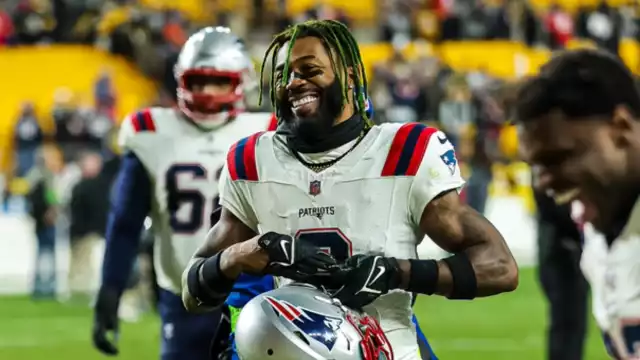 Los primeros en iniciar fueron los Steelers y los Patriots, siendo estos últimos quienes se llevaron la victoria 18 a 21 anotaciones