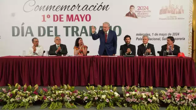 En la conmemoración del Día del Trabajo, el presidente Andrés manuel López Obrador se reunió con alrededor de 100 líderes sindicales del país