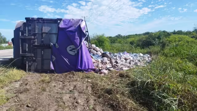El chofer del camión presentaba golpes en diferentes partes del cuerpo