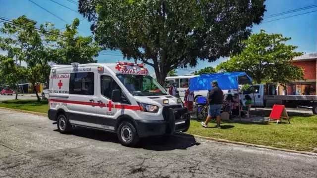 El hombre no se percató de la alcantarilla en mal estado