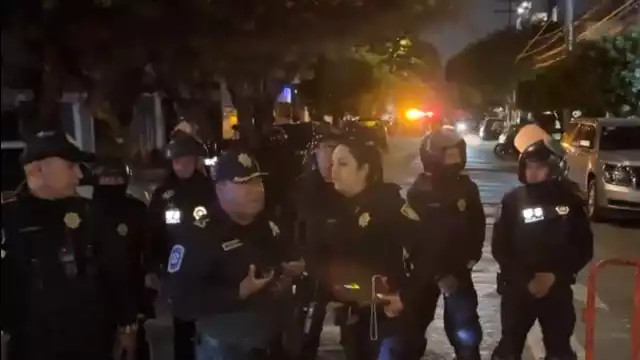 Las autoridades acordonaron la zona para que se investigue lo sucedido y se atienda a los heridos