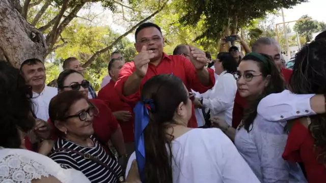Las banderas de la República de Yucatán no se hicieron esperar