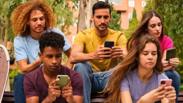 La Gen Z es pragmática, informada, consciente del cambio climático y profundamente conectada