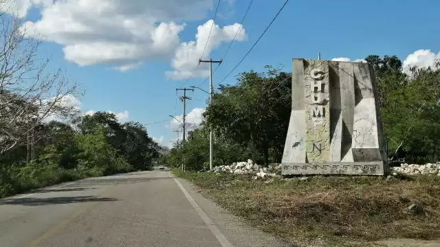 Un habitante de Chunyah dijo que las acciones forman parte de las 25 peticiones para la venta de las tierras ejidales, donde se construye el Aeropuerto de Tulum