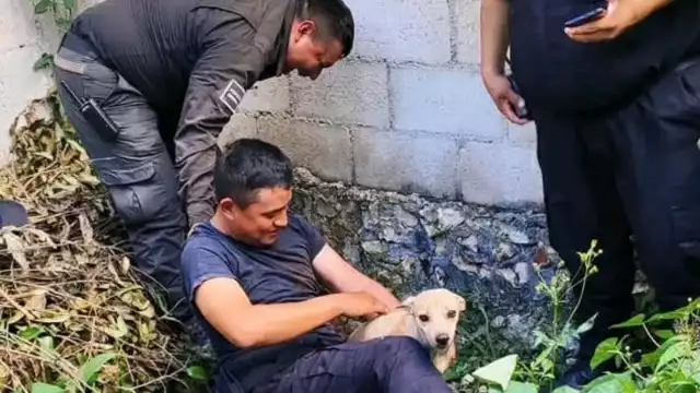 El rescate tardó una hora, mientras los agentes realizaron las maniobras necesarias