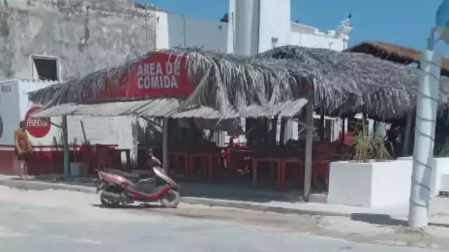 Los visitantes de Telchac Puerto prefirieron irse a otro restaurante a comer