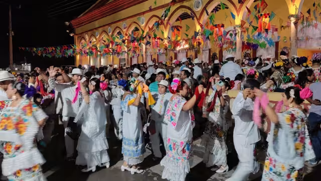 Los jaraneros bailaron hasta el amanecer