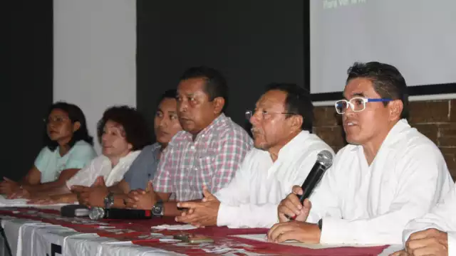 Los morenistas ofrecieron una conferencia este lunes en conocido hotel de la ciudad