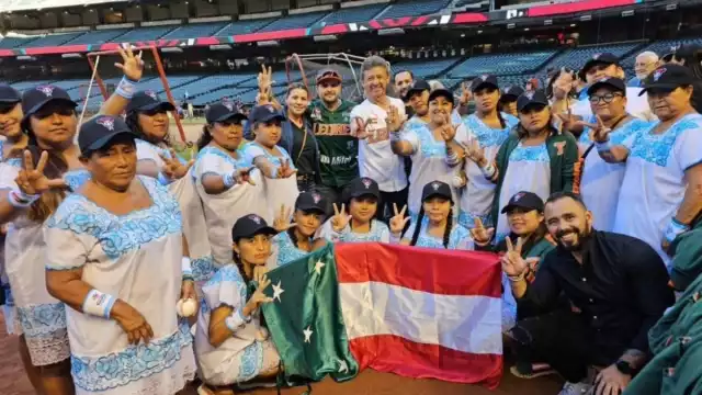 Las Amazonas de Yaxunah celebran el Día de la Hispanidad de los Diamondbacks, en Arizona