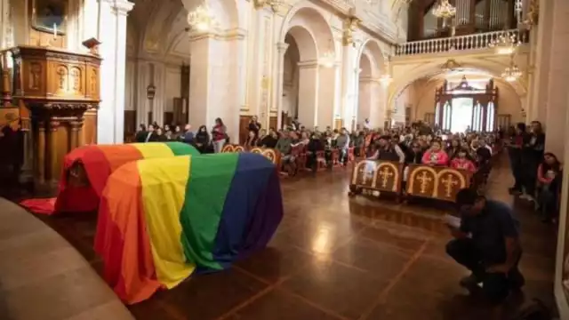 Los cuerpos de Jesús Ociel Baena Saucedo y Dorian Herrera fueron llevados a la Catedral de Aguascalientes, donde se dio una misa en su memoria.