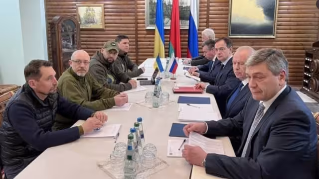 Este lunes se celebró la tercera ronda de negociaciones entre las delegaciones de Rusia y Ucrania