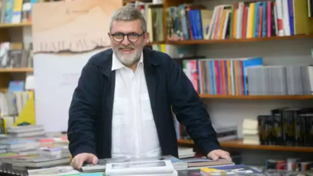 En el año 2000, Mario Tascón se unió a El País