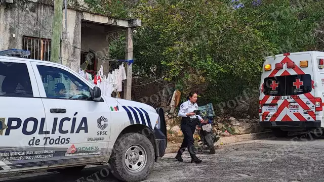 Paramédicos de la Cruz Roja Mexicana y policías de la SPSC auxiliaron a los involucrados