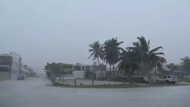 Las fuertes lluvias arruinaron el domingo a los bañista en Progreso