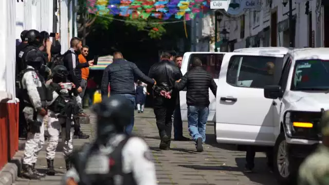 La FGE investiga su probable participación en homicidio calificado, así como una presunta omisión deliberada en sus funciones